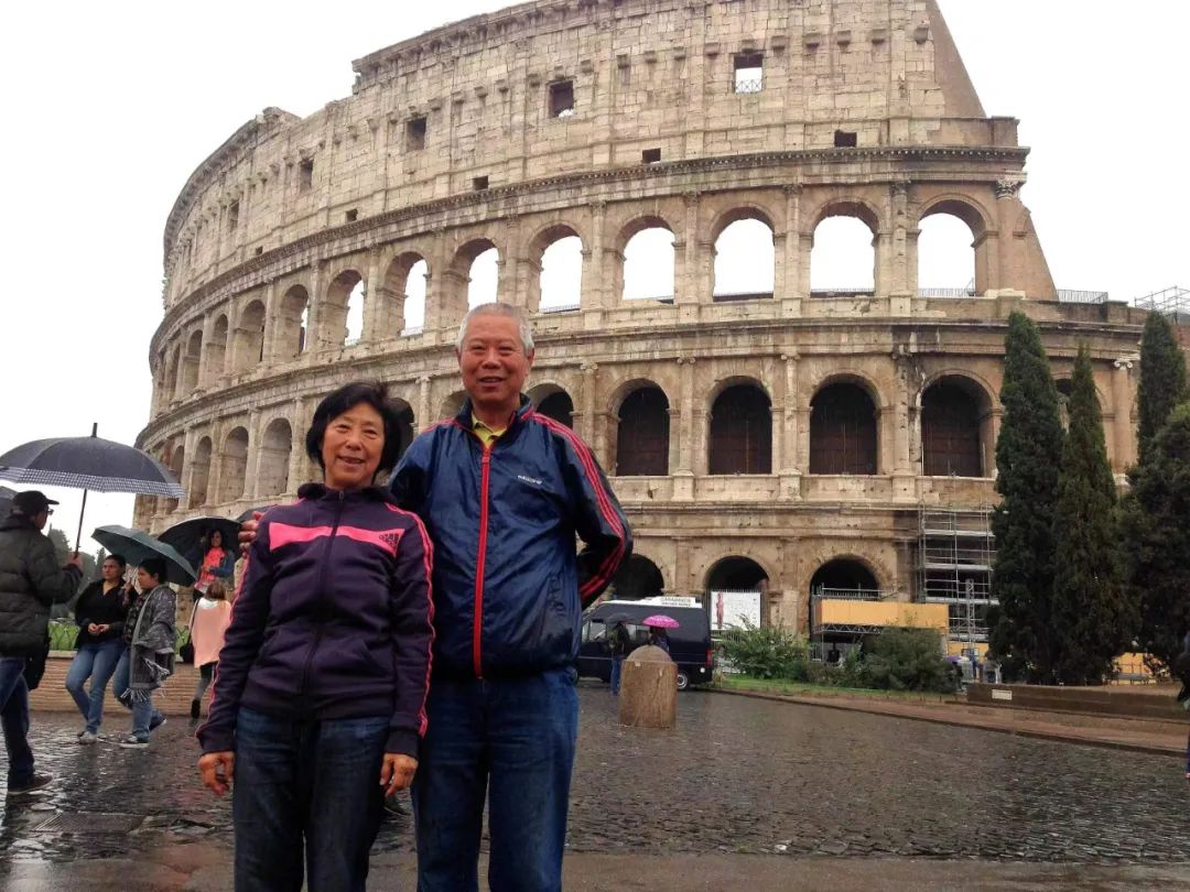 七旬老人開房車帶老伴游世界l中國房車圈最早的“網(wǎng)紅達人” 七旬老人開房車帶老伴游世界l中國房車圈最早的“網(wǎng)紅達人”